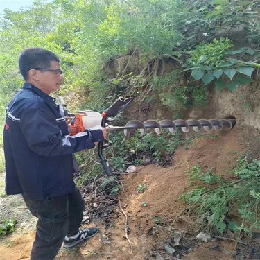 山体边坡打孔钻机手扶式护坡锚杆打孔工具P60型雷力钻机
